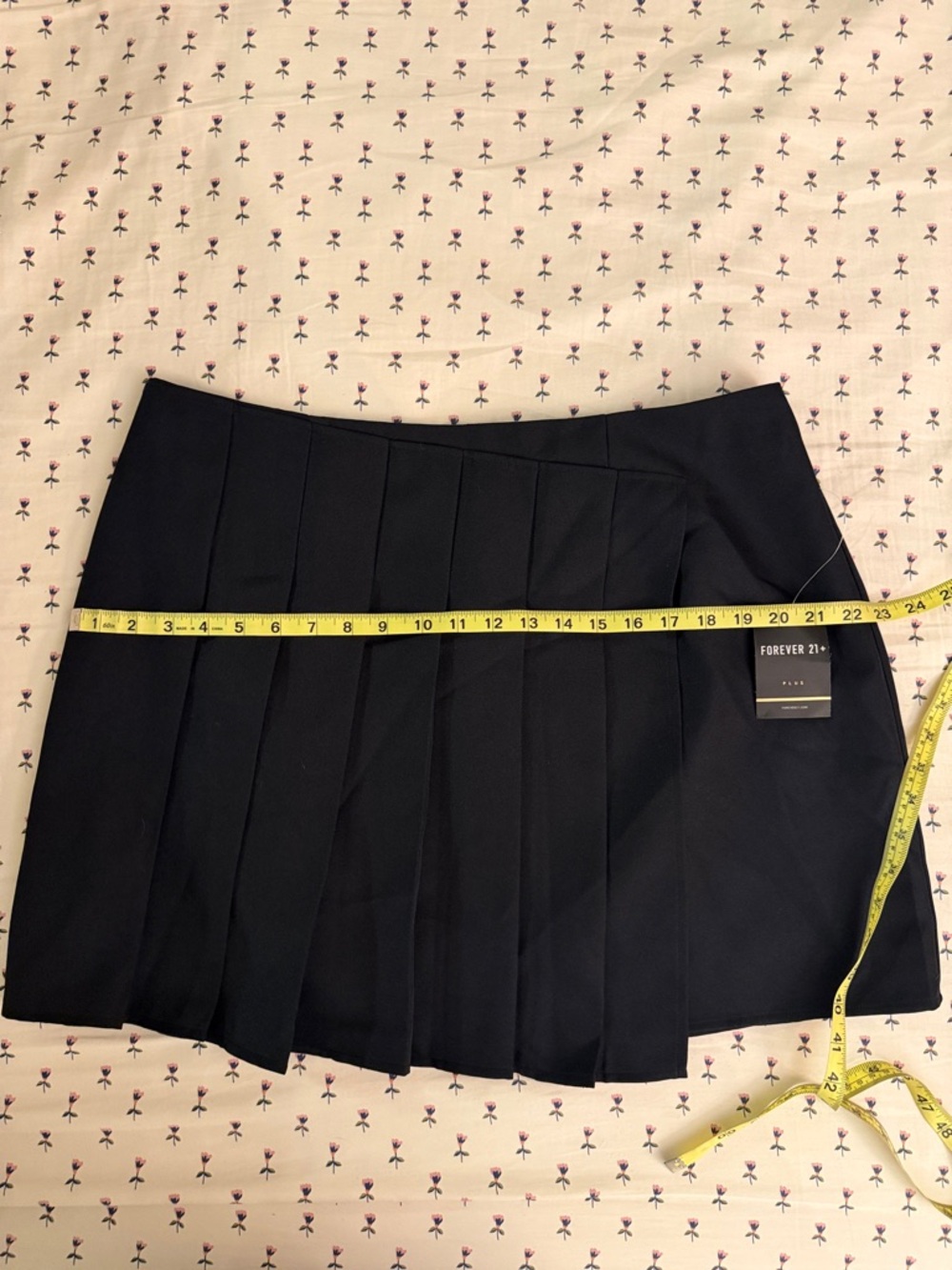 Forever 21 Black Pleated A-Line Mini Skirt - Picture 5 of 9